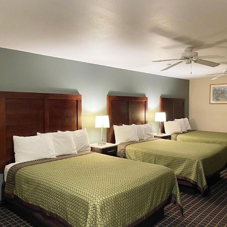 Great Western Inn & Suites Карлсбад Екстериор снимка