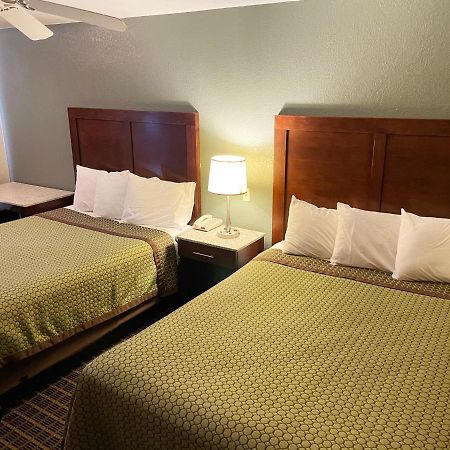 Great Western Inn & Suites Карлсбад Екстериор снимка
