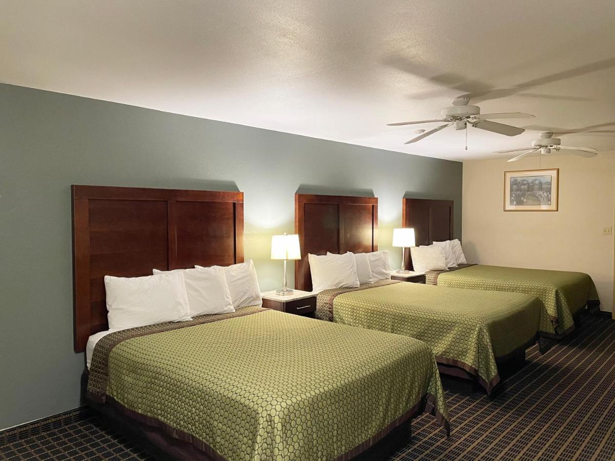 Great Western Inn & Suites Карлсбад Екстериор снимка