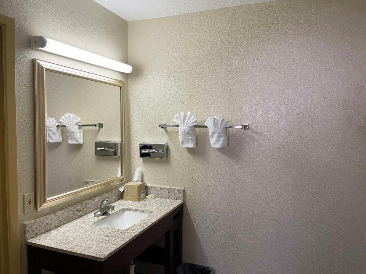 Great Western Inn & Suites Карлсбад Екстериор снимка